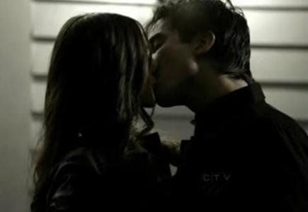 cam asa - The vampire diaries banda