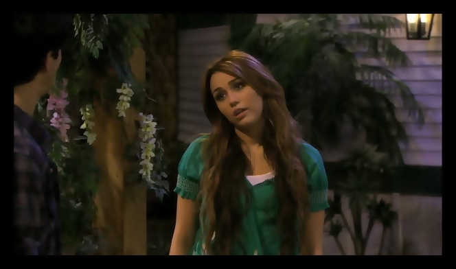 Si ce ai facut tu acasa? Daca zici tu ca ai fost acasa si nu m-ai auzit.