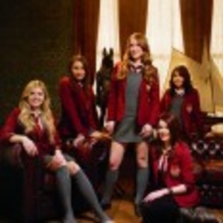 House-of-Anubis-1320244262 - misterele casei anubis