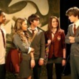 House-of-Anubis-1320244442