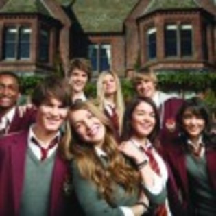 House-of-Anubis-1320244621 - misterele casei anubis