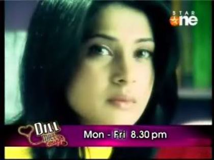 DMG_Uske_Bina_Nahi_JEE_Sakti_-_3-21 - dill mill gaye5