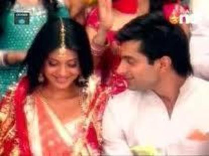 562679_124540084353652_1453769277_n - jennifer winget 9