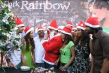 303608_433401483357557_253956133_a - Sara Khan Christmas Celebration with Dark Rainbow