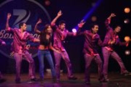 208899_433389110025461_324364702_a - Sara Khan Zee Bollywood Nite Malaysia 2012