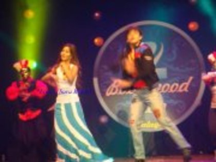 556032_433388690025503_782974672_a - Sara Khan Zee Bollywood Nite Malaysia 2012