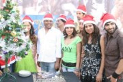 250847_433401340024238_515813936_a - sara khan13