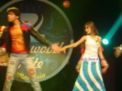 252640_433388246692214_1380937152_a - sara khan13