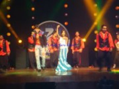 252709_433388460025526_868520475_a - sara khan13
