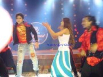 539776_433388300025542_2099440803_a - sara khan13