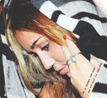 31865035_UFESYNIGN - Club Miley