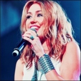 31865047_KVSSPXWEE - Club Miley