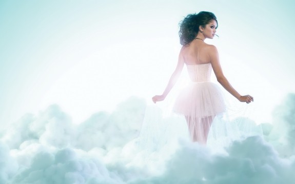 Selena-Gomez-1-575x359