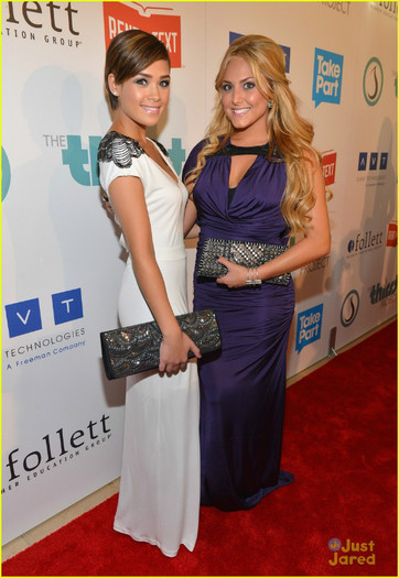 nicole-anderson-cassie-scerbo-thirst-09 - Nicole Anderson Pixie Cut at Thirst Gala 2012