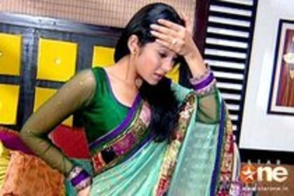 71932108_TOMQGJQ - jennifer winget10