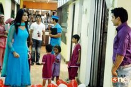 75540168_AYZPVZY - jennifer winget10