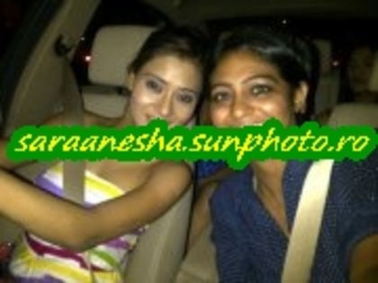 388549_10150517595846062_1685327084_a - B-x-sara khan poze mai rare-x-B