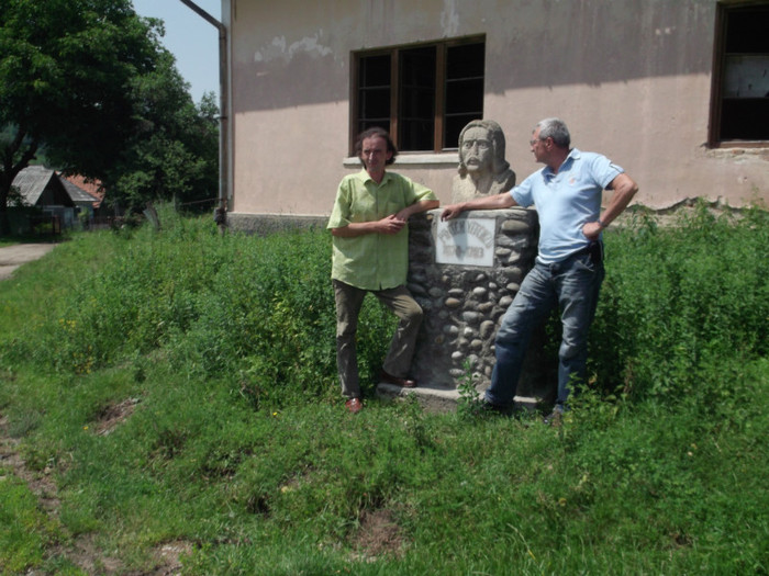 AUTORUL BUSTULUI LUI PINTEA; LUCRARE EXECUTATA CAND SCULPTORUL AVEA 13 ANI.
