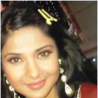553467_229956100456775_1921335894_n - jennifer winget10