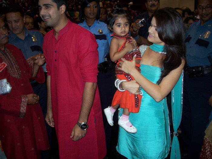 430321_175952709187647_212753018_n - xxRubina Dilaik si Avinash Sachdevxx