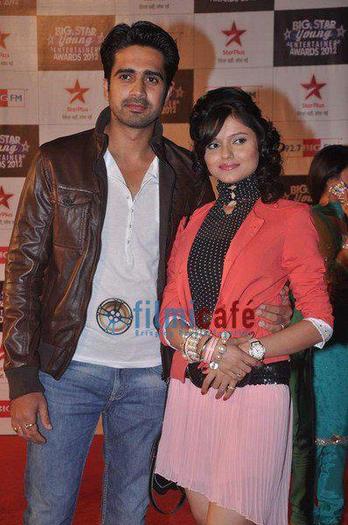 554346_193580120757230_714646415_n - xxRubina Dilaik si Avinash Sachdevxx