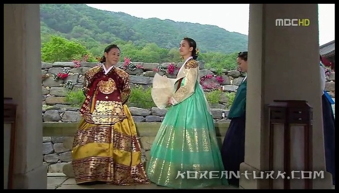 Fata mea:x..Ce mai faci..cum este in Palat.