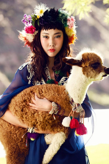 Han-Hye-Jin-2012-Vogue-kr-8_thumb - Wow