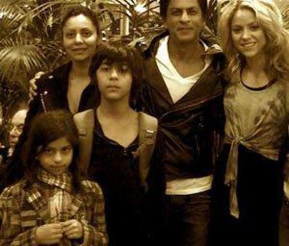 431345_211966258910684_1754090584_n - Shahrukh Khan 2