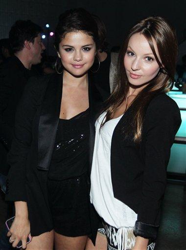 39. Selena de storyofcyrus