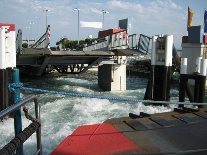 trecem lacul cu bakul in konstanz - bodense austria germania elvetia