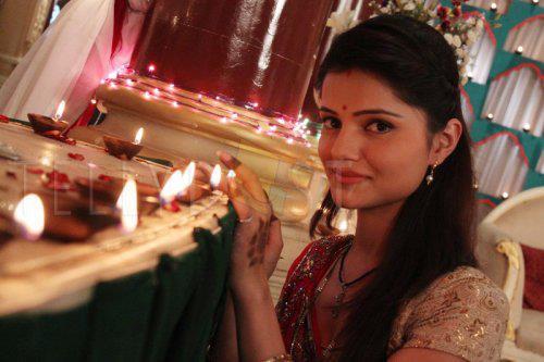 389282_261248063961830_1809096677_n - Rubina Dilaik