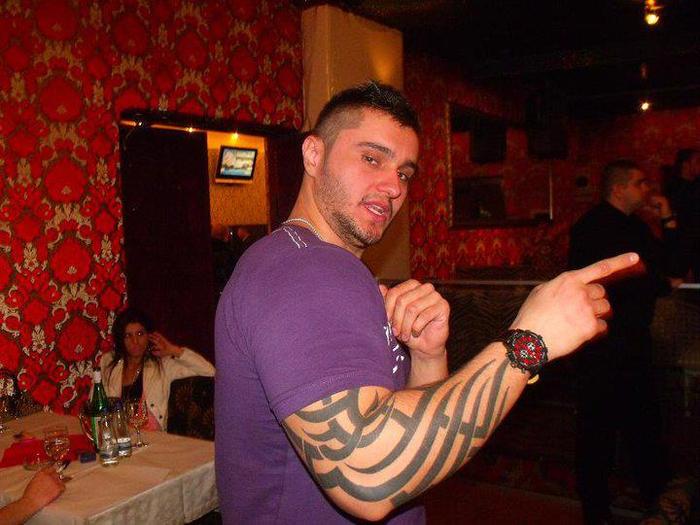 409331_128444443945346_2067777766_n