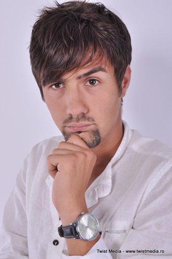 420078_139125642877226_1446882559_n