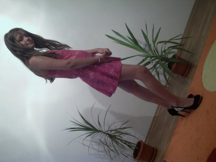 281776_193311804065261_72494_n