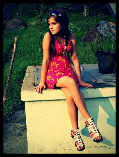 311258_206853132711128_6073226_n