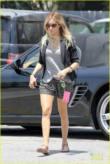 ashley-tisdale-soa-set-06