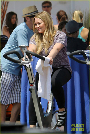 duff-physical-philanthropy-01 - Hilary Duff Pedal on the Pier with Haylie