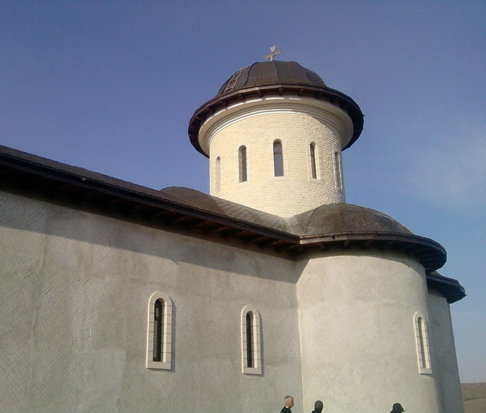 Manastirea inca nefinalizata - 2012 Scoala altfel 2-6 apr Excursie Sibiu