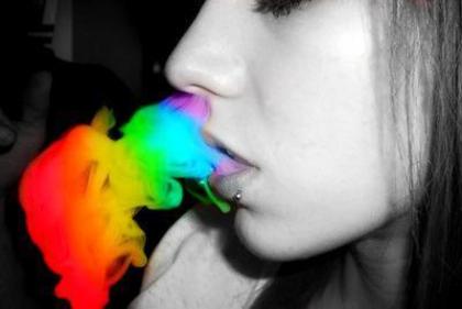 color-splash-dope-rainbow-smoke-Favim.com-358865_large - 00-Poze cu fumul tigarilor-00