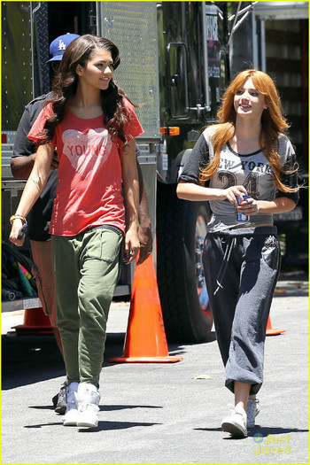 thorne-movies-01 - Bella Thorne and Zendaya Shake It Up Set Pics