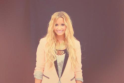 484338_10150967457777432_1842690076_n - DeMeTrIa dEvOnNe LoVaToo