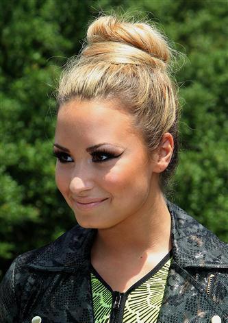 544731_10150914147942432_1524948934_n - DeMeTrIa dEvOnNe LoVaToo