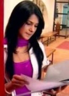 77129935_GJIOIWM3 - jennifer winget10