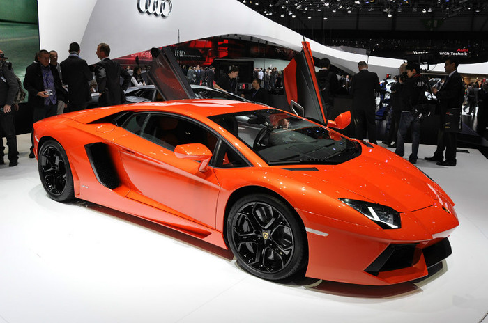 03-lamborghini-aventador-lp700-4-geneva