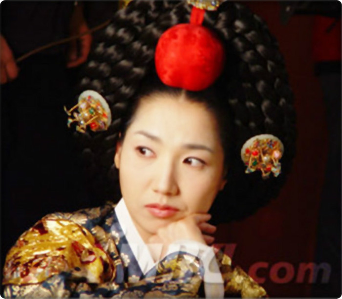 Regina Mun - Jeong - s8 __ Doamne din Joseon __ 8s