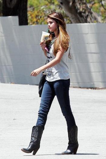 40. Selena de DreamOfLovato