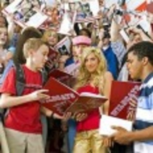 High_School_Musical_3_Senior_Year_1254150637_3_2008