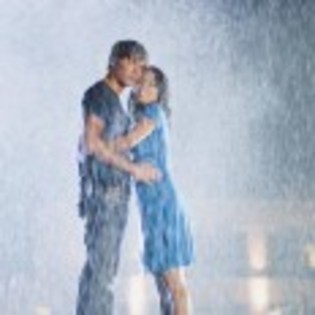 High_School_Musical_3_Senior_Year_1254150706_4_2008