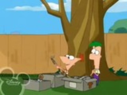 Phineas-Si-Ferb-Parada-Hip-Hip_1339000763