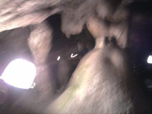 stalactite si stalagmite - pestera muierii